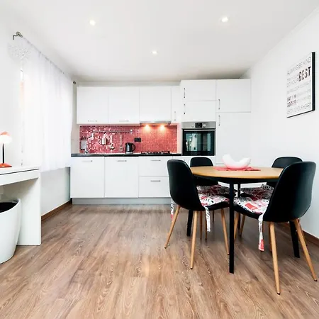 Aurora Sea View Apartment *